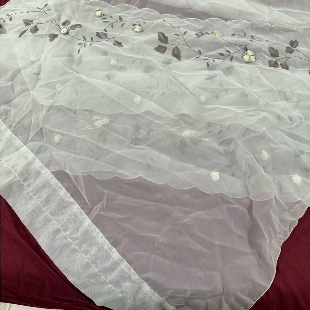3 piece window curtain set. Perfect condition. - Picture 5 of 5